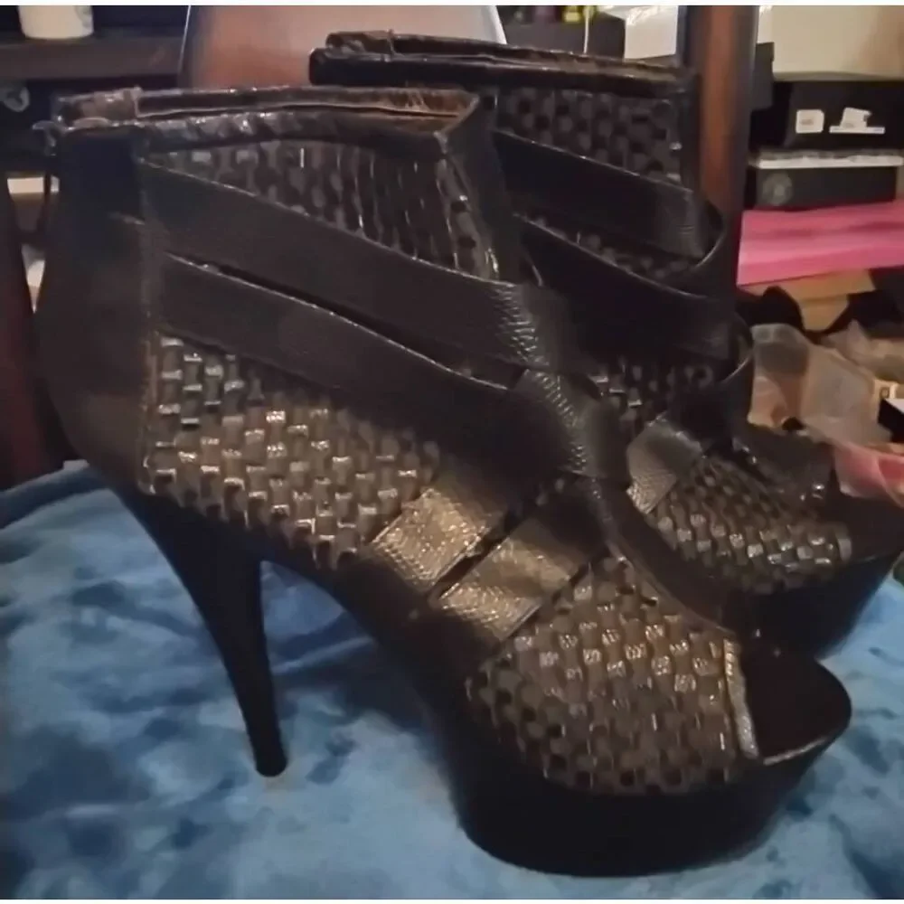 ELLIE MONIC-609 Black Woven Peep Toe Platform Heel Ankle Booties